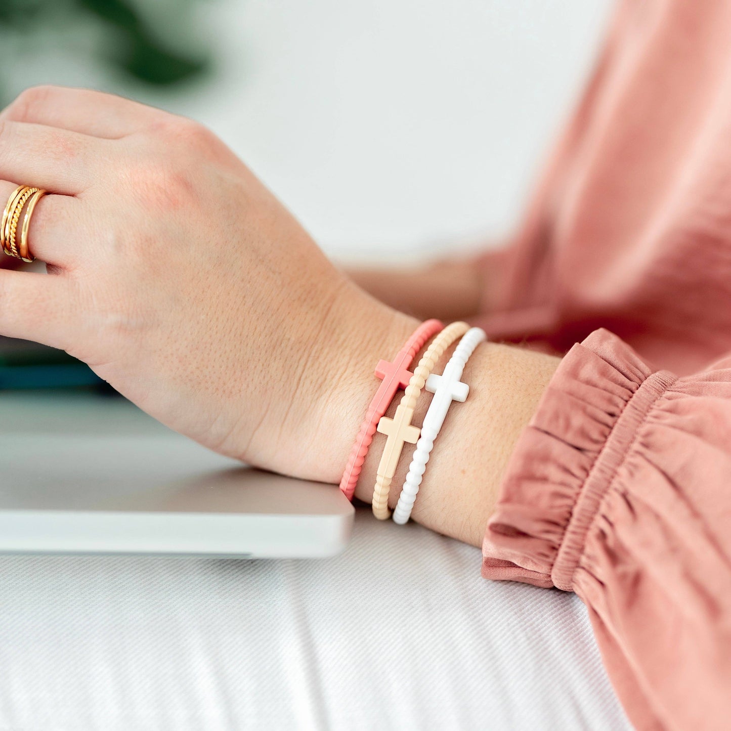 Jesus Bracelets - Group Packs: White (25 Pack) / Medium