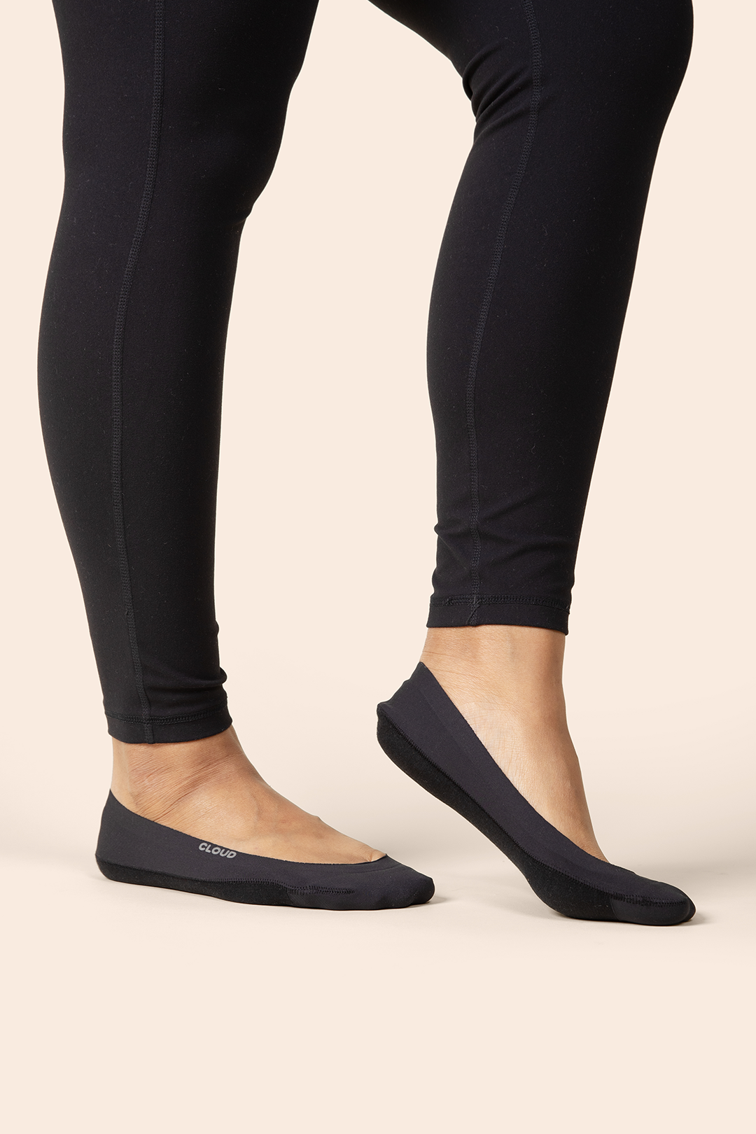 CLOUD Liner No Show Socks: Black / M
