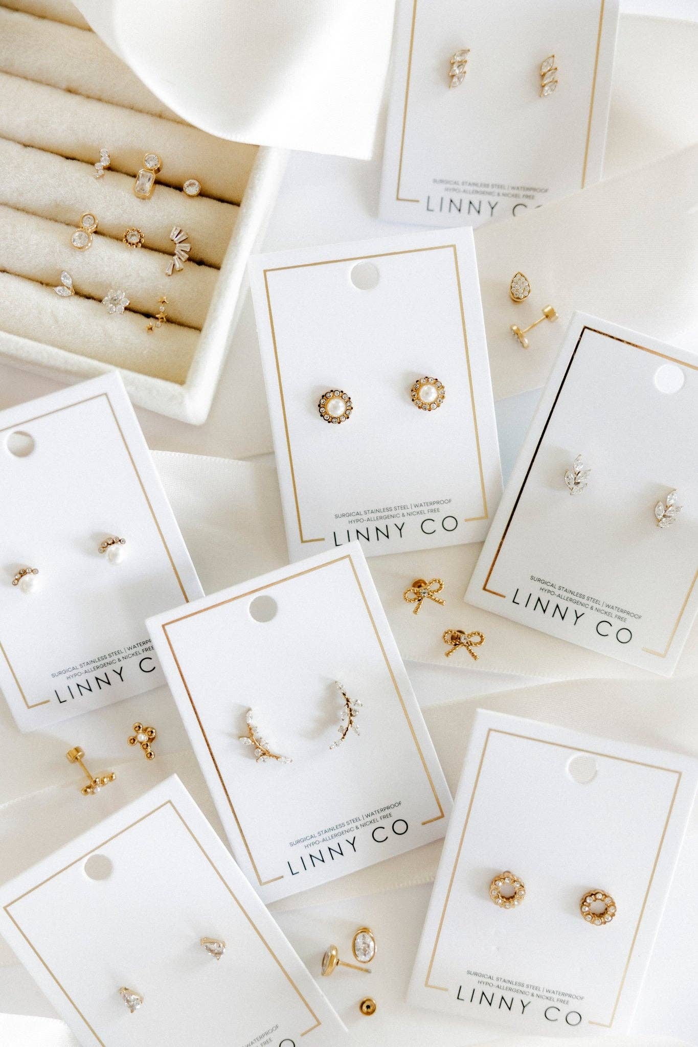 screwback-stud-earrings-laurel-gold