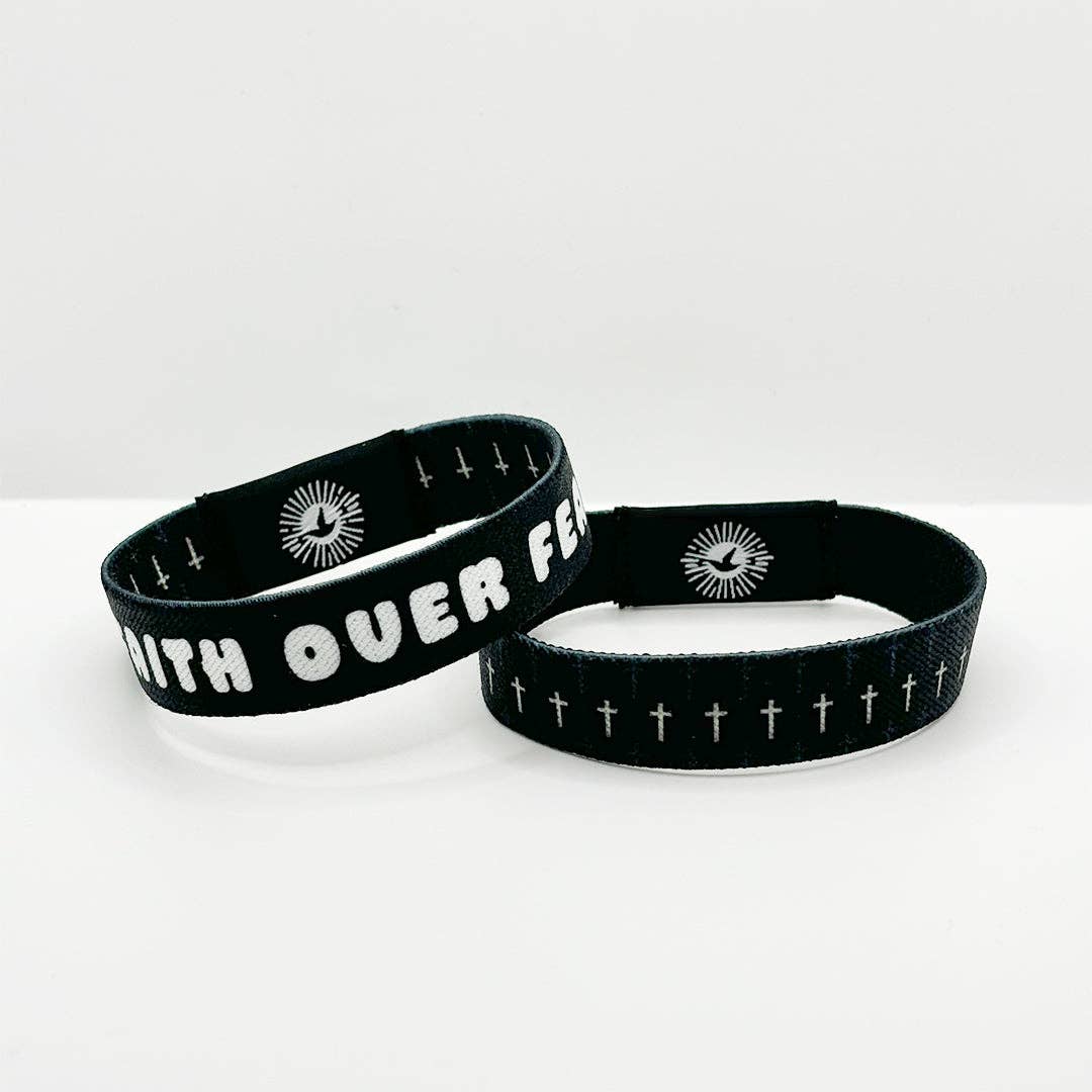 Faith Over Fear NFC Bible Verse Bracelet: Small/Youth