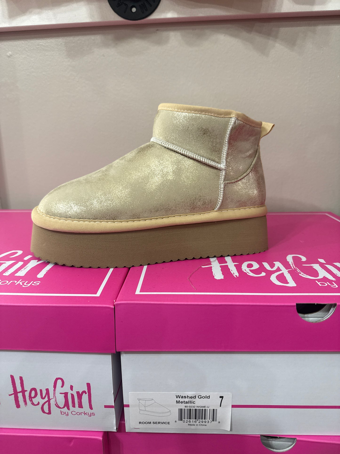 Corkys Room Service washed gold metallic