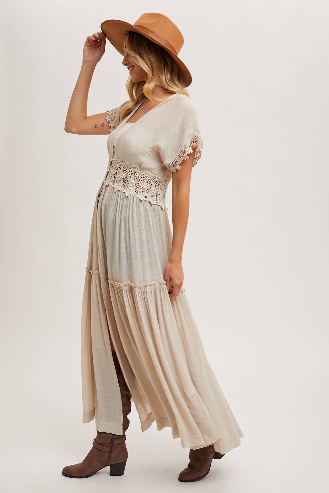 Bluivy OPEN FRONT LACE TRIMMED MAXI DUSTER SHORT SLEEVED CARDIGAN: Biege