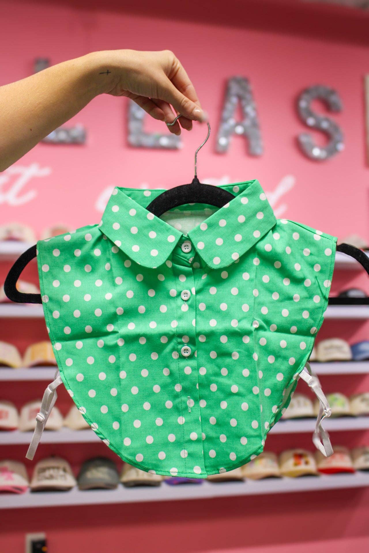 GREEN POLKA DOT COLLAR