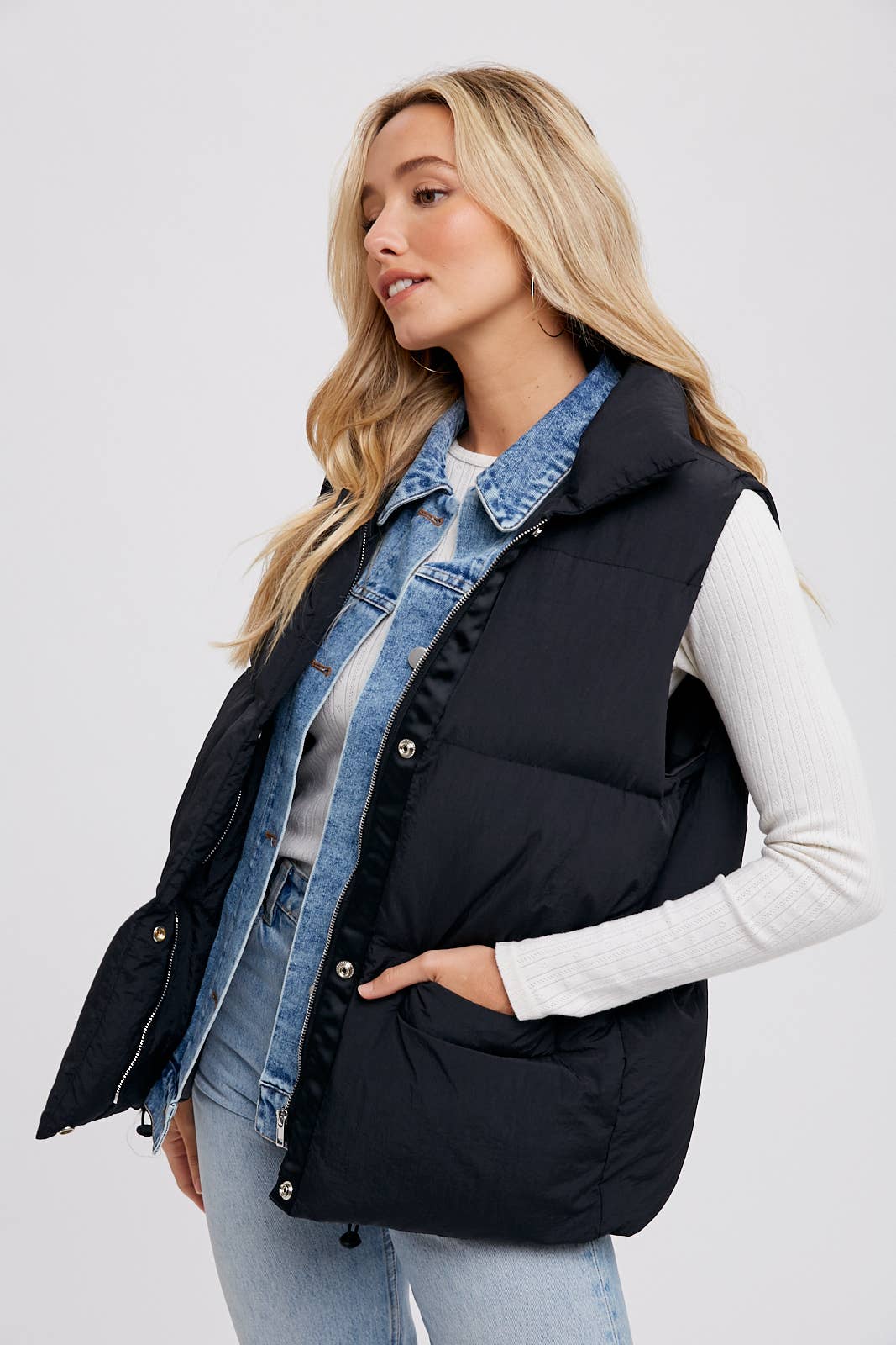 DENIM LAYERED PUFFER VEST: BLACK