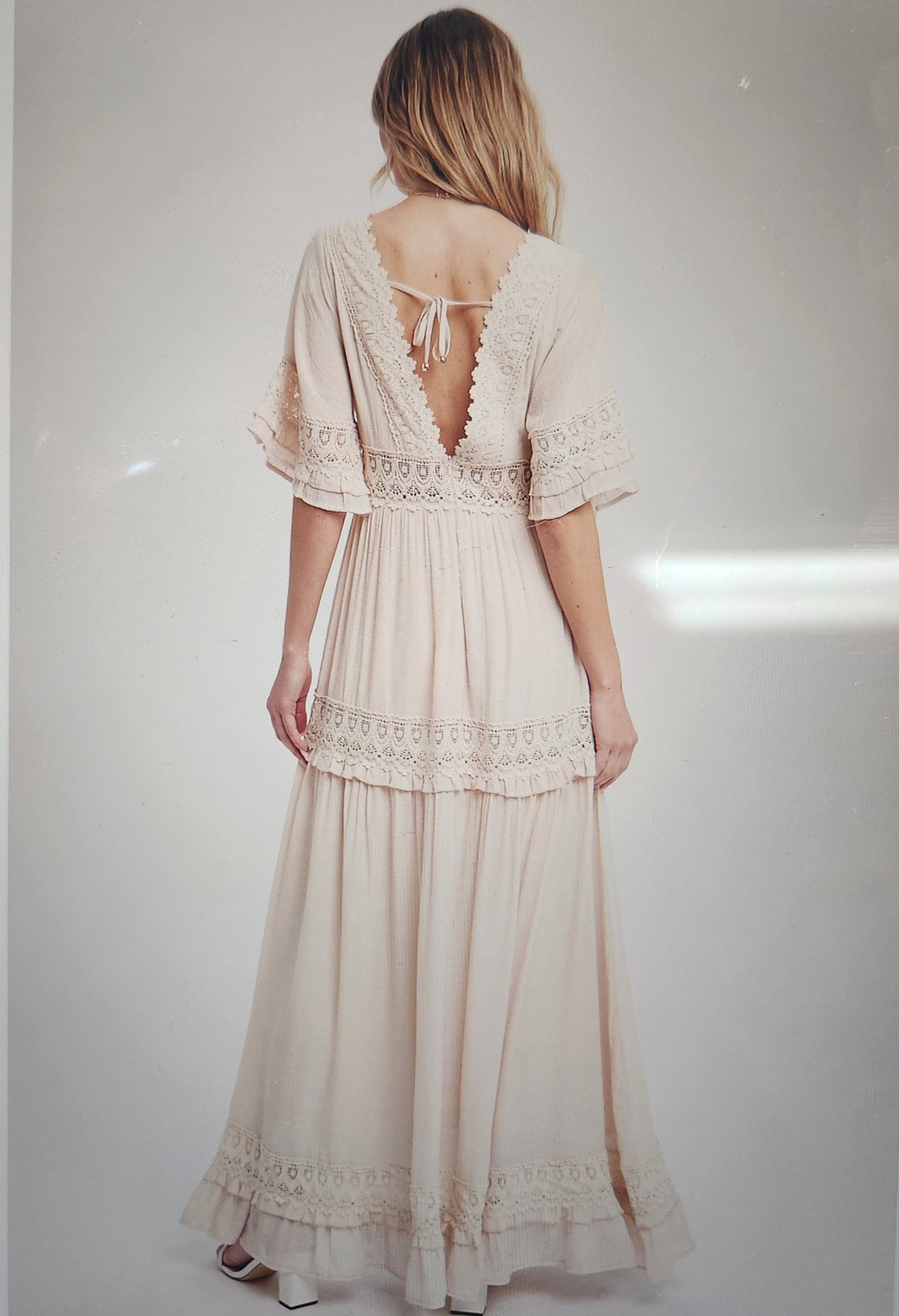 Bluivy - V-NECK LACE TRIM MAXI DRESS