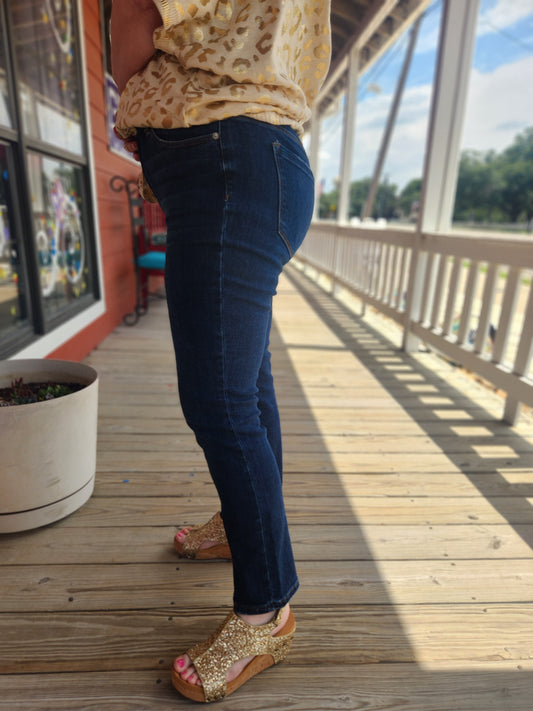 MID-RISE CIGARETTE ANKLE Dark Wash