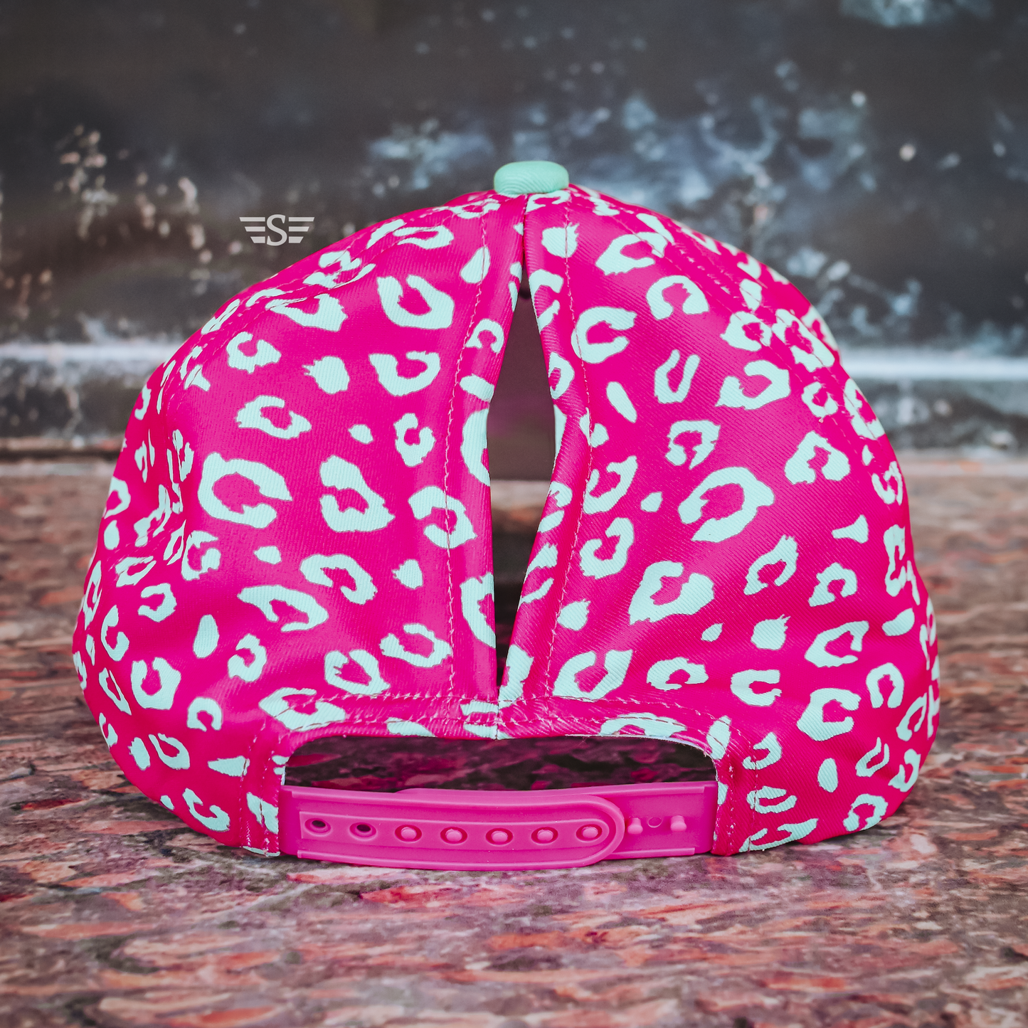 Magna Pony® Leopard Mawmaw Cap