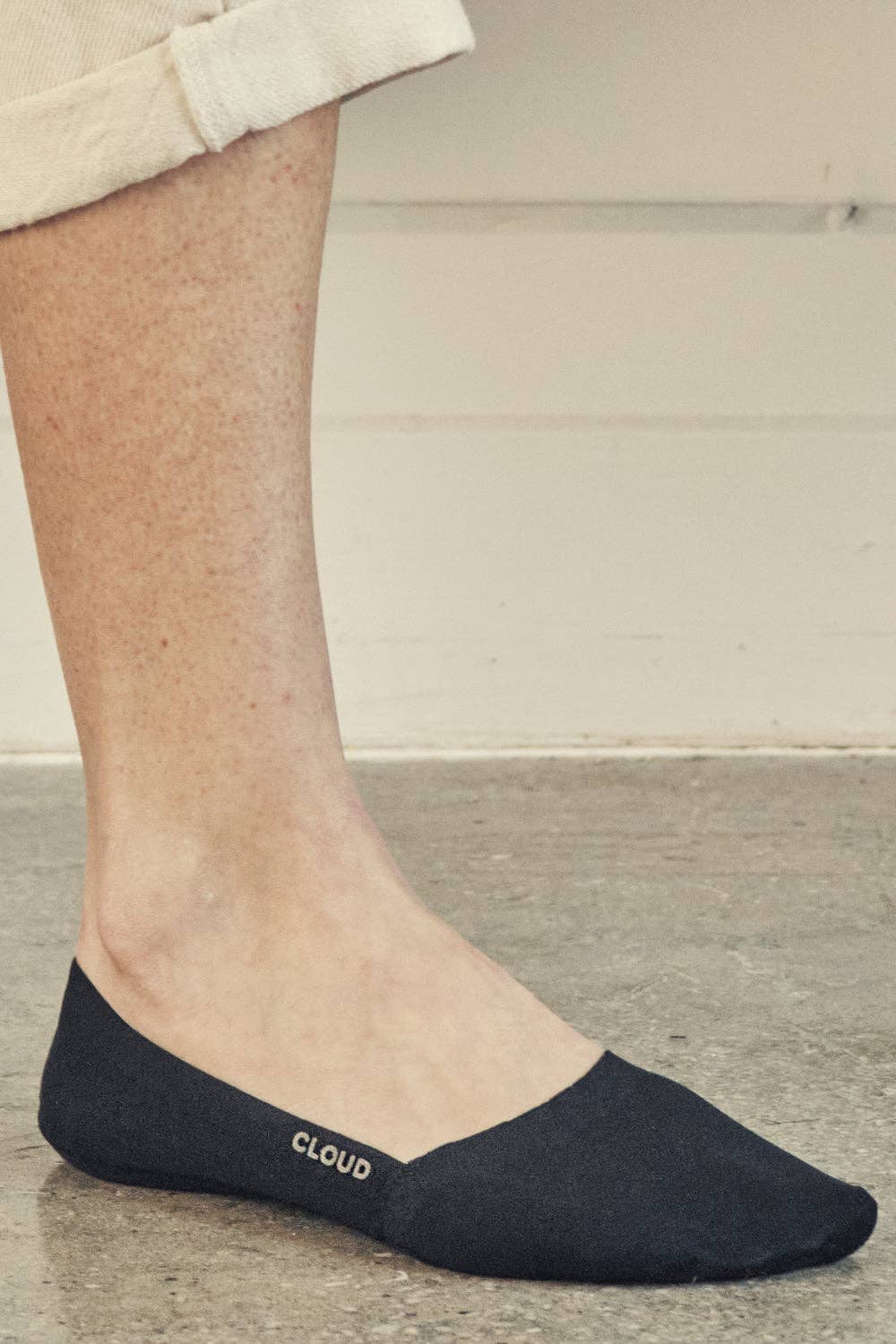 CLOUD Premium No Show Socks Low Cut: White / M