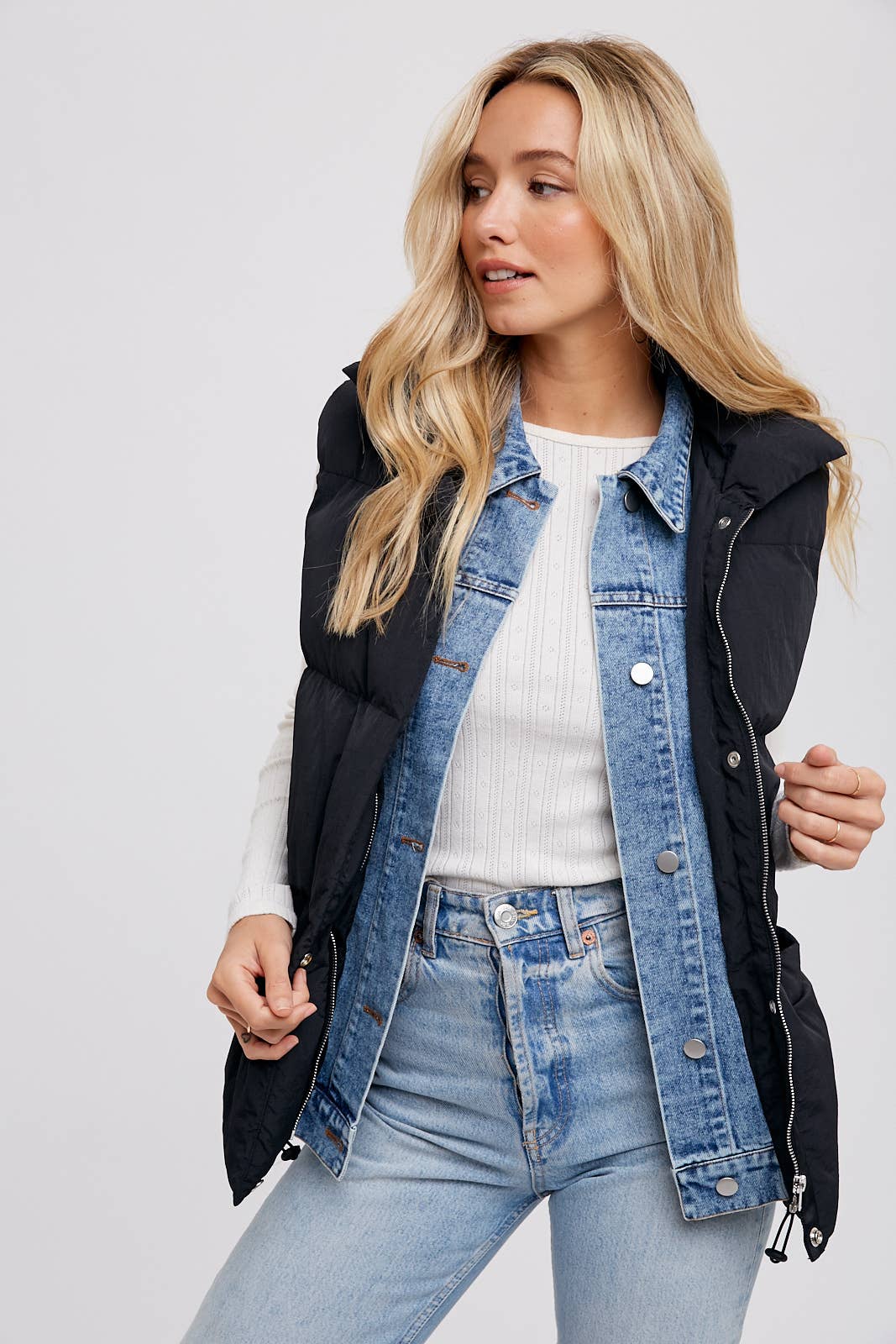 DENIM LAYERED PUFFER VEST: BLACK