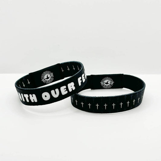 Faith Over Fear NFC Bible Verse Bracelet: Small/Youth