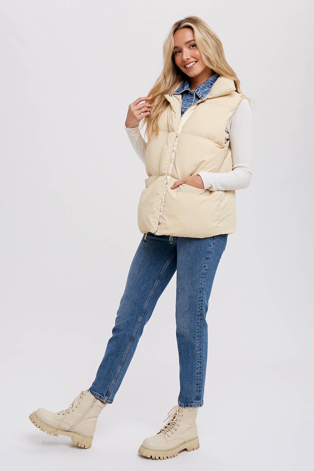 DENIM LAYERED PUFFER VEST: BEIGE