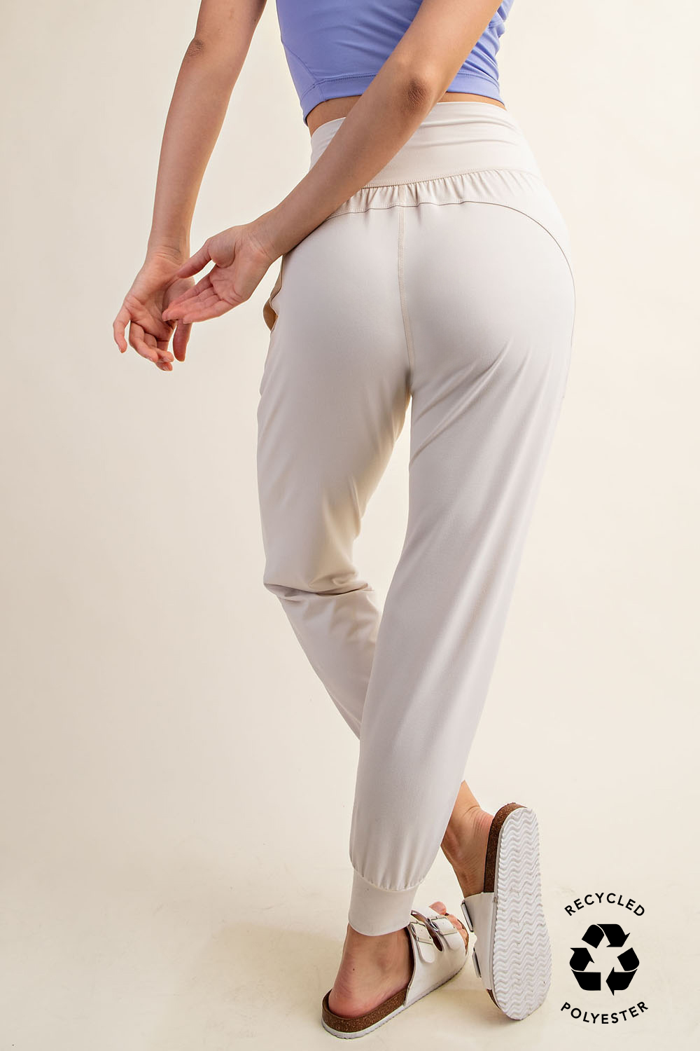 BUTTER SOFT JOGGERS WITH POCKETS: Dk Cherry