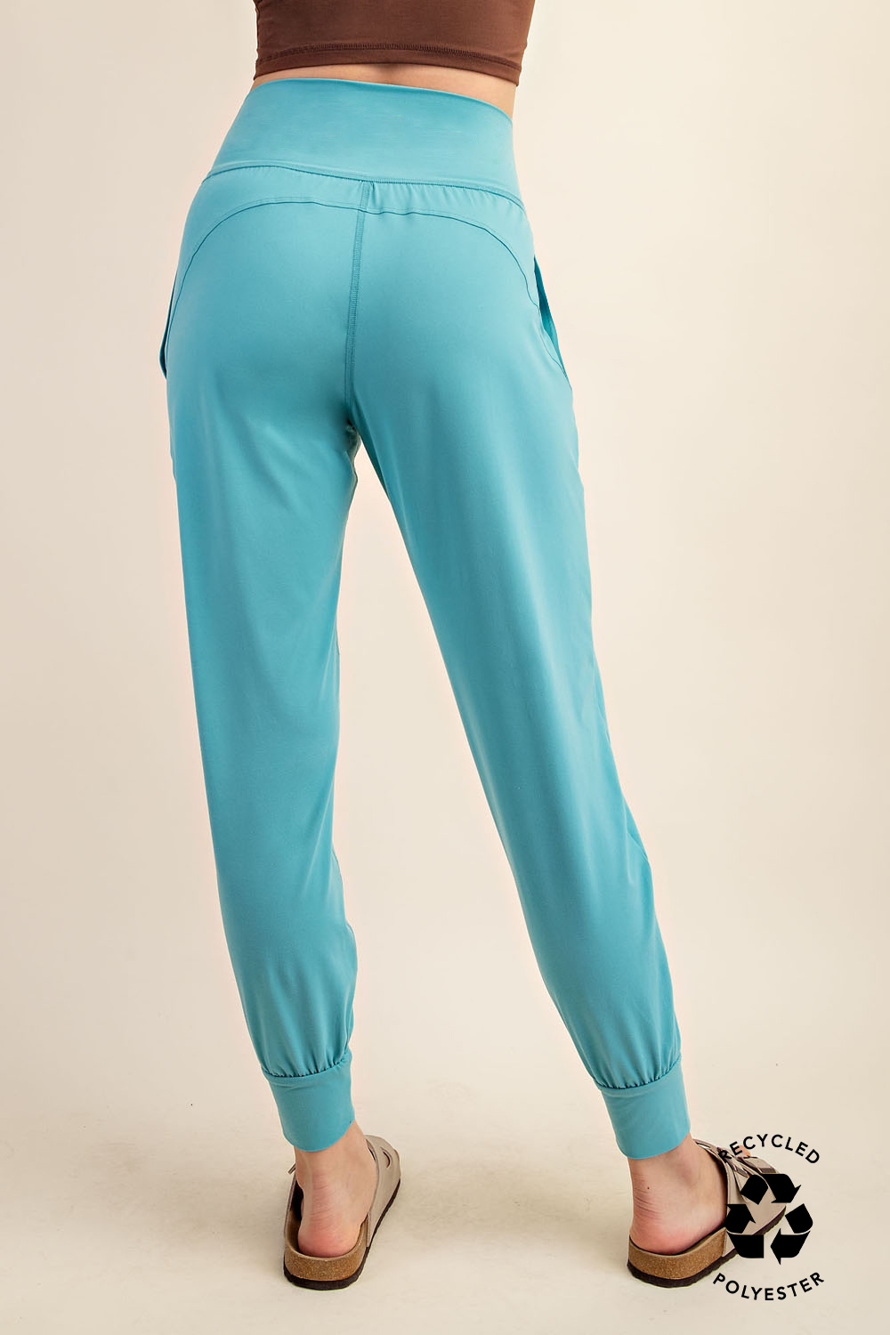 BUTTER SOFT JOGGERS WITH POCKETS: Dk Cherry
