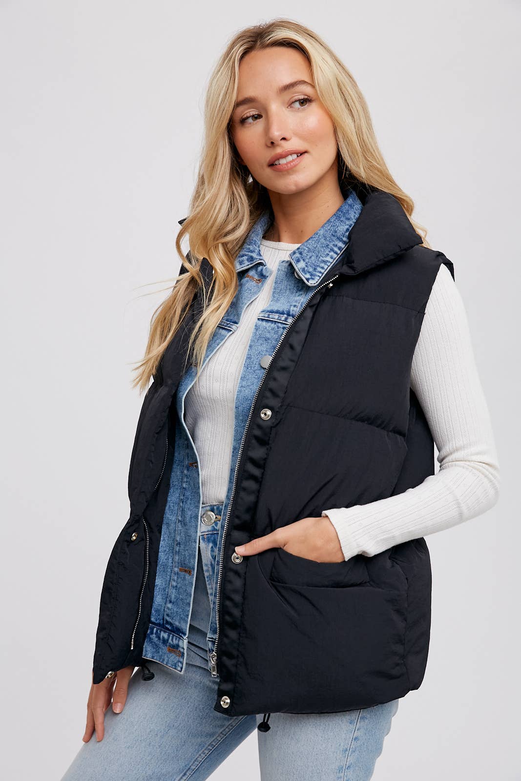 DENIM LAYERED PUFFER VEST: BLACK