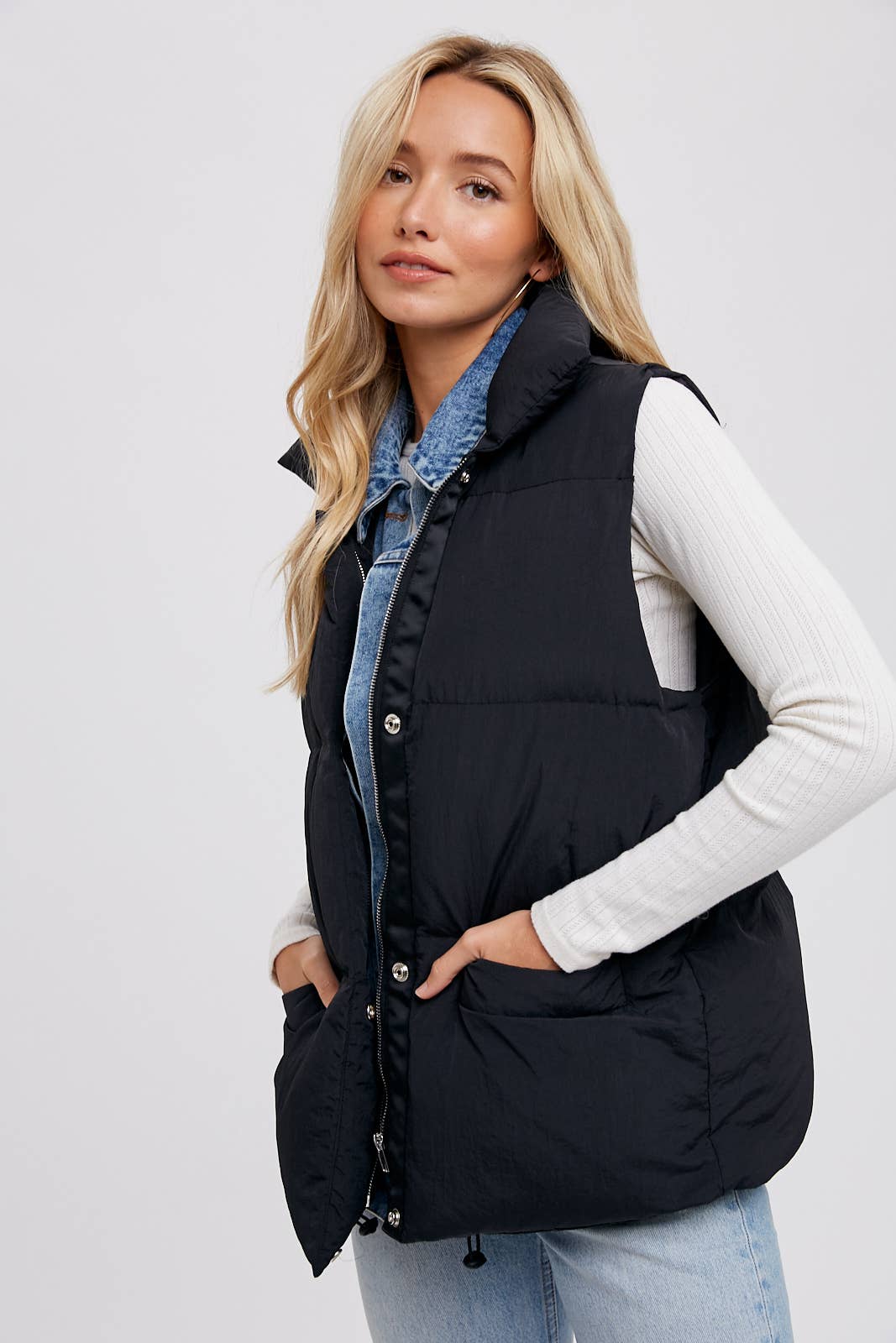 DENIM LAYERED PUFFER VEST: BLACK