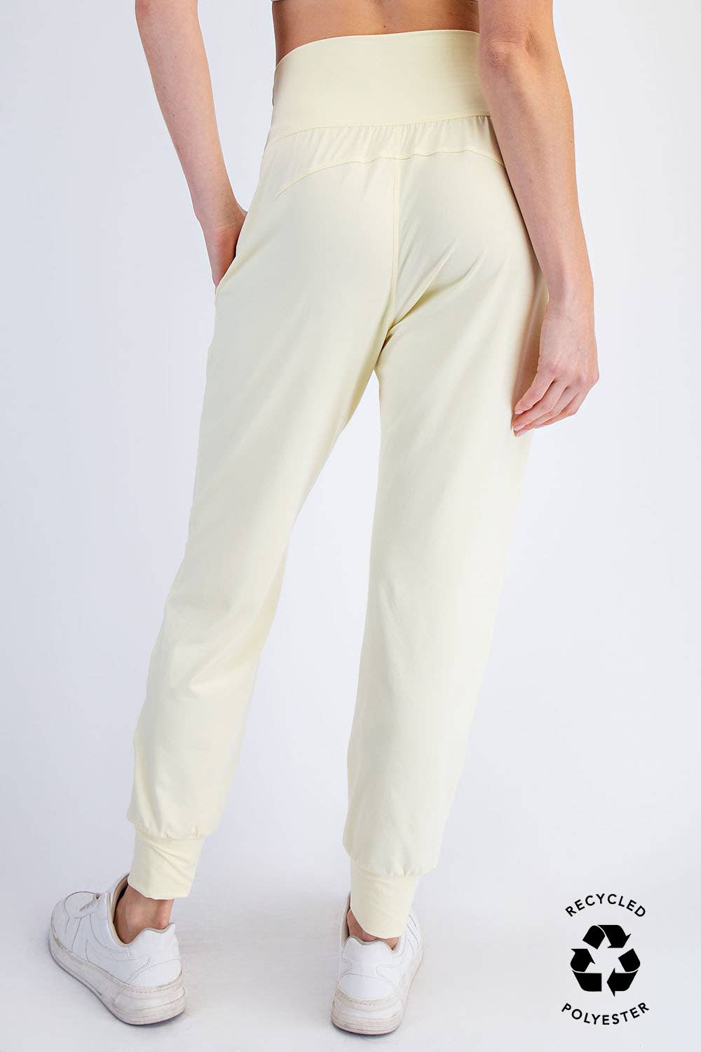 BUTTER SOFT JOGGERS WITH POCKETS: Dk Cherry