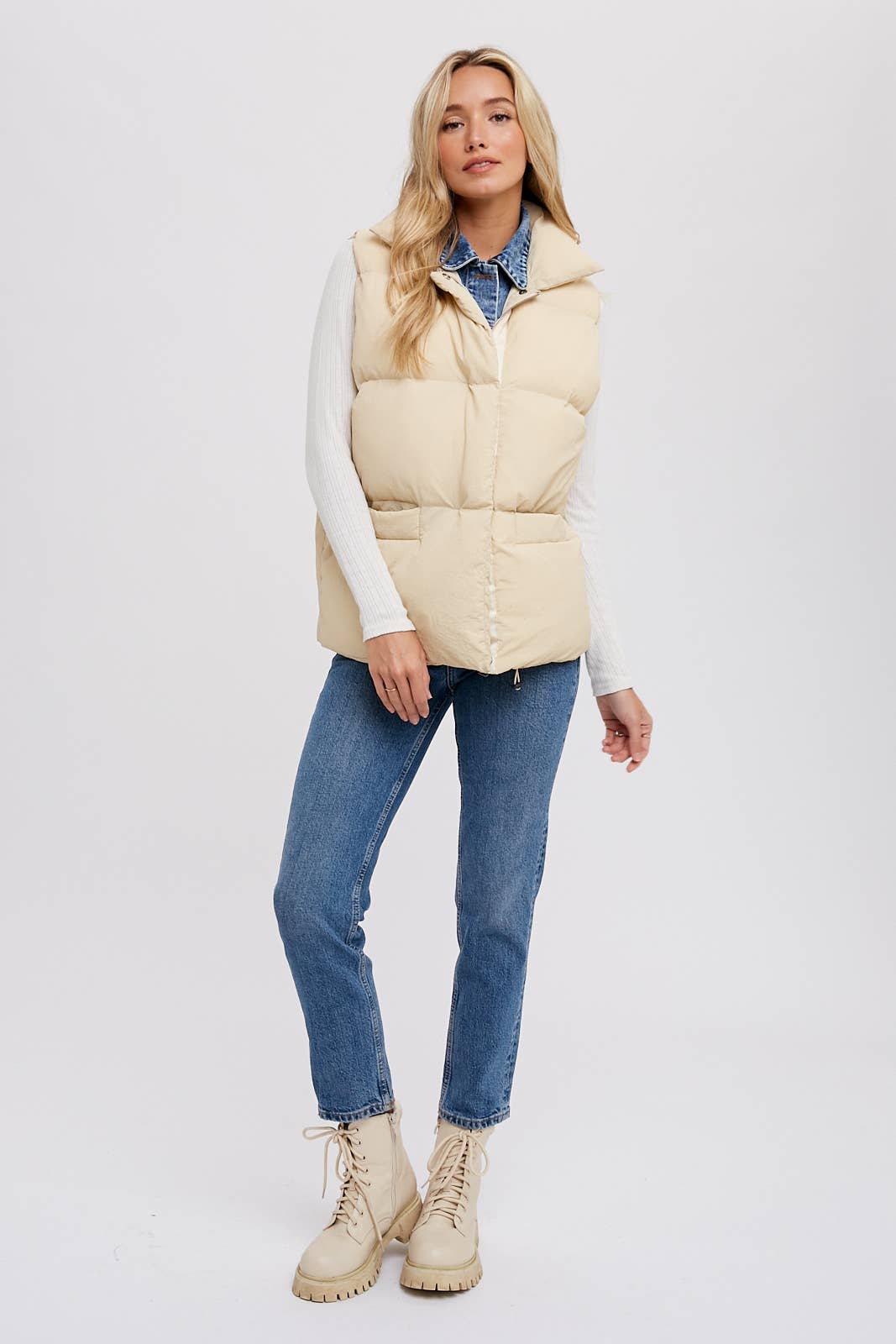 DENIM LAYERED PUFFER VEST: BEIGE