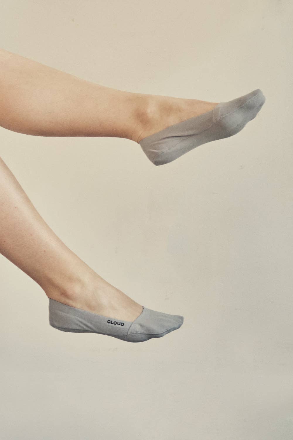 CLOUD Premium No Show Socks Low Cut: White / M