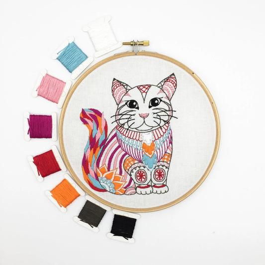 Cinnamon Stitching - Cat Embroidery Kit